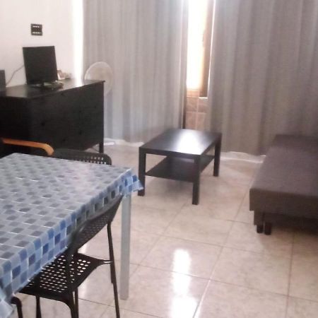 Primavera Appartement Tot 7 Personen Ideaal Voor Backpackers Arona  Eksteriør billede